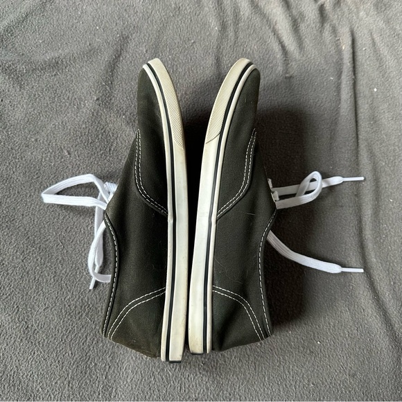 Vans - Picture 5 of 6